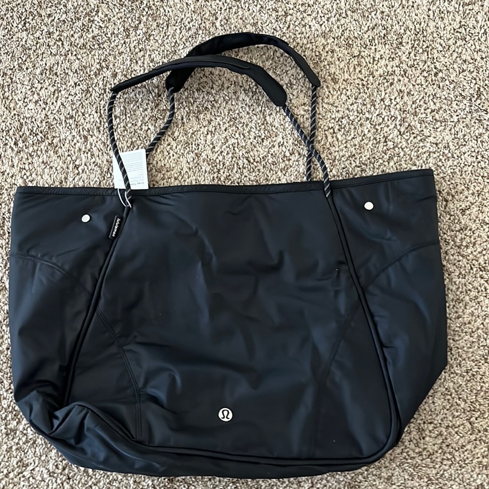 Lululemon Snap Tote